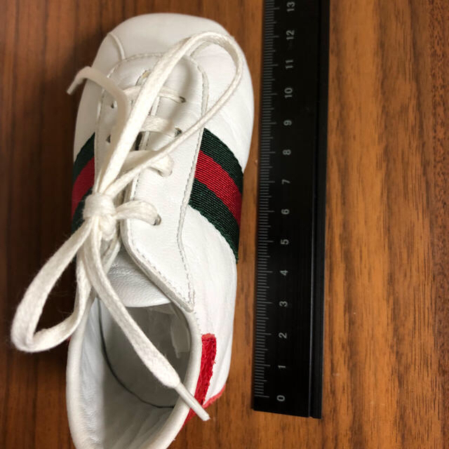 Gucci(グッチ)の中古美品 グッチ ベビー シューズ パイソン 19 キッズ/ベビー/マタニティのベビー靴/シューズ(~14cm)(スニーカー)の商品写真