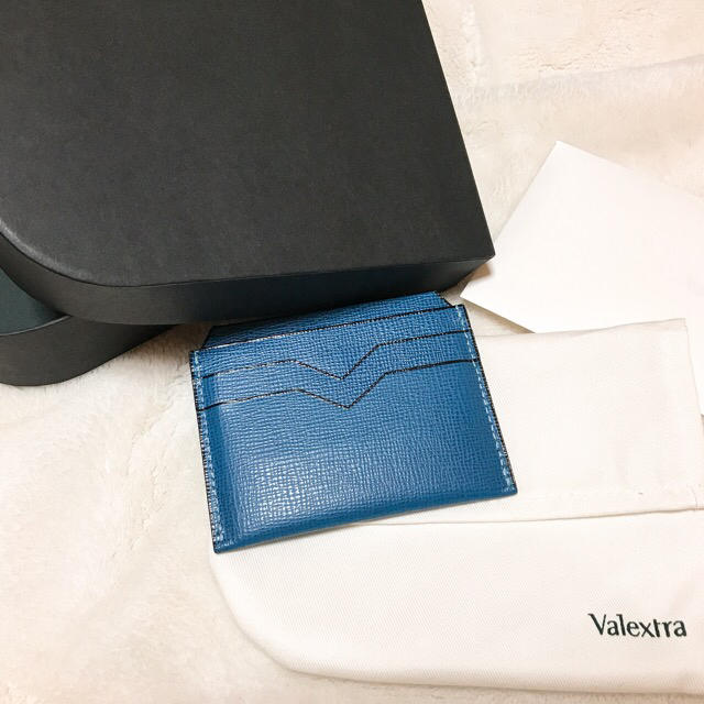 Valextra(ヴァレクストラ)のVALEXTRA カードケース 美品 レディースのファッション小物(名刺入れ/定期入れ)の商品写真