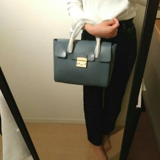 フルラ(Furla)のフルラ　メトロポリス　ショルダーバッグ　ブルー　グレー　高級感　大人かわいい(ハンドバッグ)