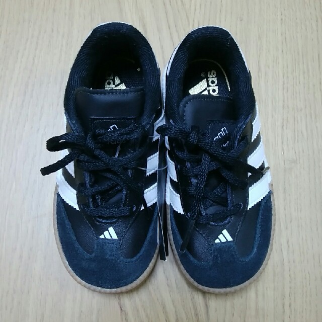 adidas(アディダス)の新品　アディダス☆靴　 キッズ/ベビー/マタニティのベビー靴/シューズ(~14cm)(スニーカー)の商品写真