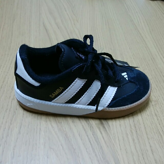 adidas(アディダス)の新品　アディダス☆靴　 キッズ/ベビー/マタニティのベビー靴/シューズ(~14cm)(スニーカー)の商品写真