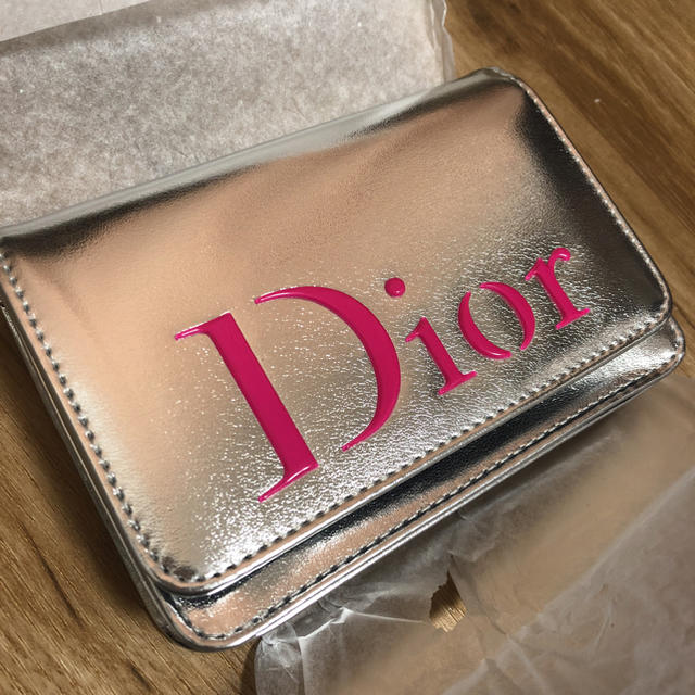 Dior(ディオール)のDiorノベルティ化粧ポーチ レディースのファッション小物(ポーチ)の商品写真