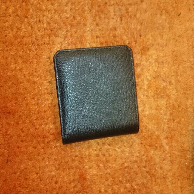 PRADA(プラダ)のPRADA 財布 二つ折り 再値下げ レディースのファッション小物(財布)の商品写真