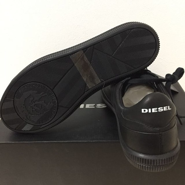 DIESEL(ディーゼル)のDIESEL レザー ブラック 27 メンズの靴/シューズ(スニーカー)の商品写真