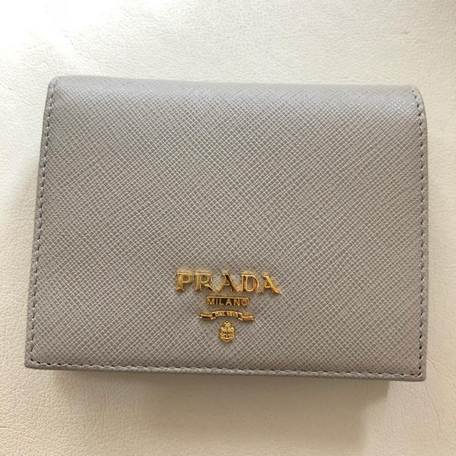 【新品未使用】プラダ PRADA 二つ折り財布