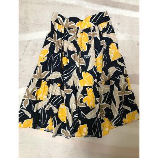 ザラ(ZARA)の専用！ ZARA  ザラ  フレアスカート  花柄  ボタニカル(ひざ丈スカート)