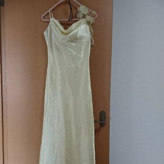 黄色のフラワードレス👗(ロングドレス)