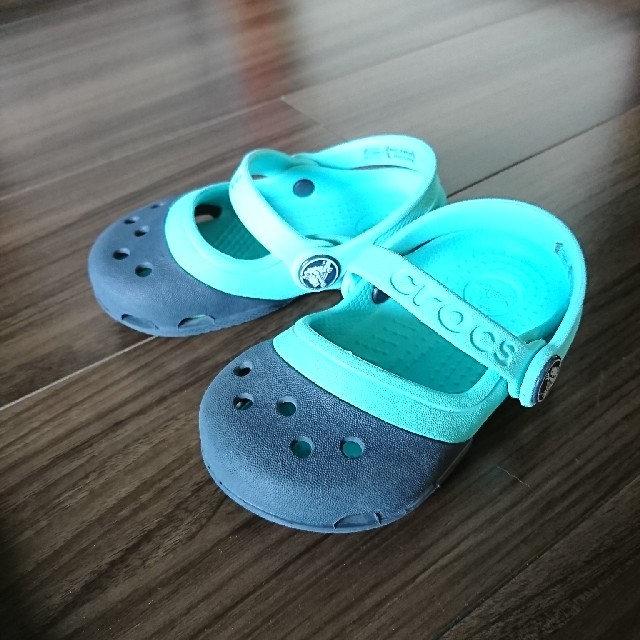 crocs(クロックス)のクロックス C6 サンダル  キッズ/ベビー/マタニティのベビー靴/シューズ(~14cm)(サンダル)の商品写真