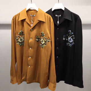 ステュディオス(STUDIOUS)のCLANE HOMME Flower Embroidery シャツ / ブラック(シャツ)