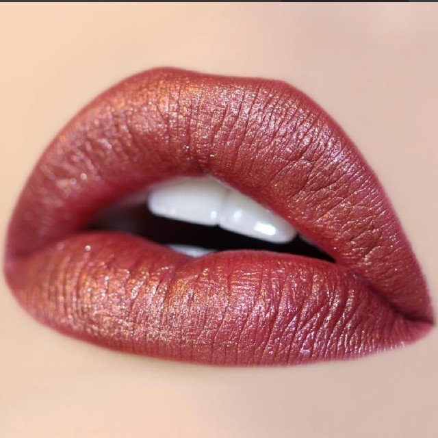 colourpop(カラーポップ)の【美品】本国ベストセラー Ultra metallic lip KWEEN コスメ/美容のベースメイク/化粧品(リップグロス)の商品写真