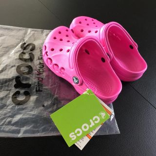 クロックス(crocs)のクロックスピンク新品２０センチくらい(サンダル)