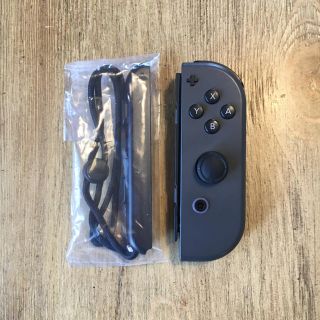 ニンテンドースイッチ(Nintendo Switch)のジョイコン 右 ジャンク品(家庭用ゲーム機本体)