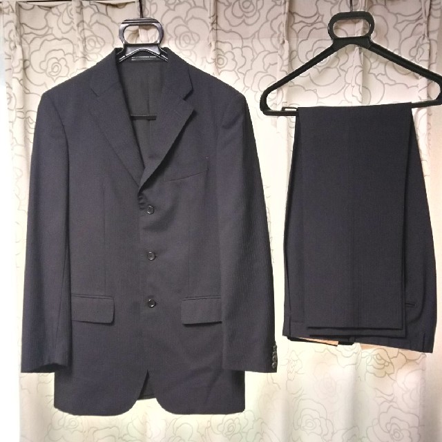 Ermenegildo Zegna(エルメネジルドゼニア)のTakchanz様  美品 ゼニア 濃紺ストライプスーツ メンズのスーツ(セットアップ)の商品写真