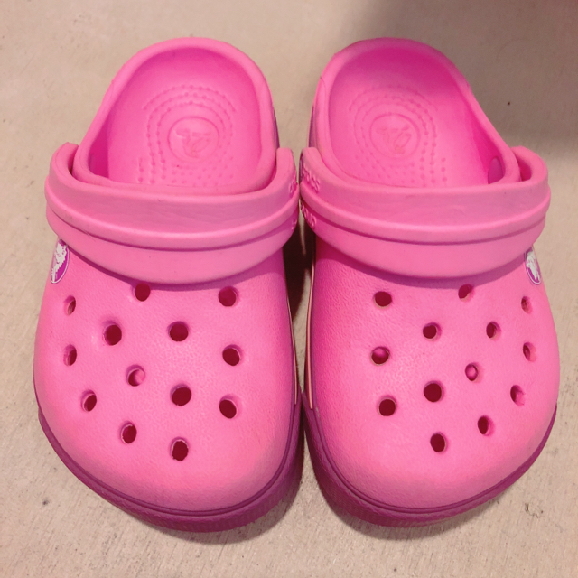 crocs(クロックス)のクロックス ピンク キッズ/ベビー/マタニティのベビー靴/シューズ(~14cm)(サンダル)の商品写真