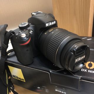 ニコン(Nikon)の【NIKON ニコン D3200】ストラップ・カメラバッグ・SDカード付(デジタル一眼)