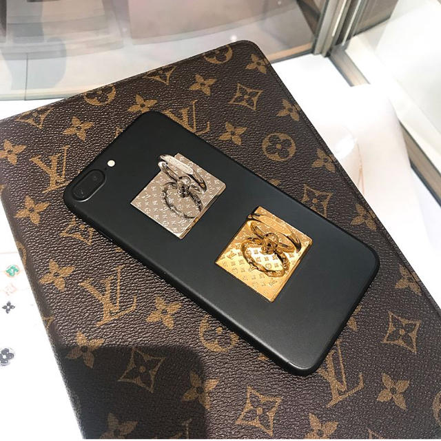 LOUIS VUITTON(ルイヴィトン)の新品未使用未開封 Louis Vuitton スマホ バンカーリング  スマホ/家電/カメラのスマホアクセサリー(その他)の商品写真