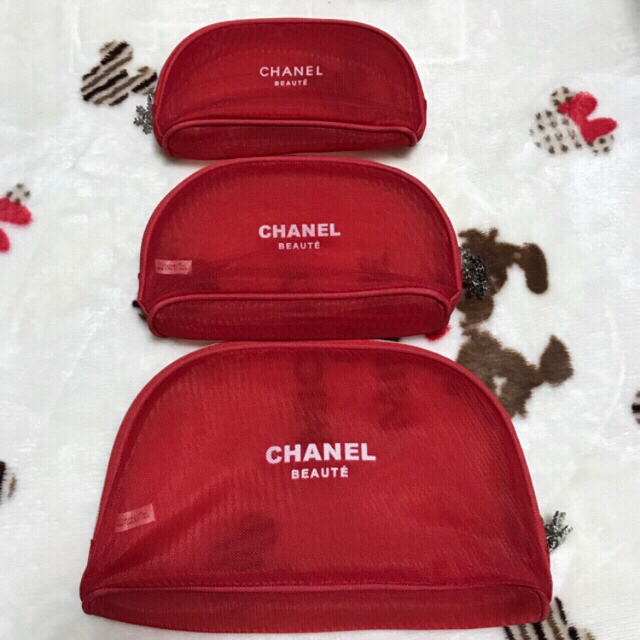 CHANEL(シャネル)のシャネル ノベルティポーチ レディースのファッション小物(ポーチ)の商品写真