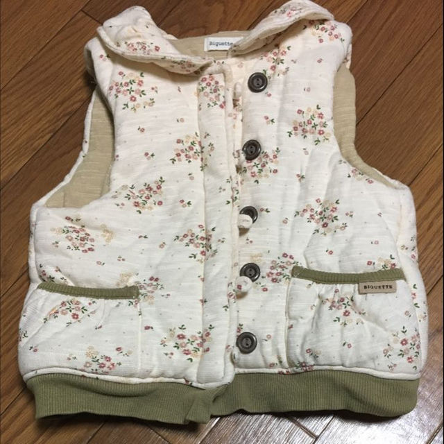 Biquette(ビケット)のビケット ベスト 100〜110 キッズ/ベビー/マタニティのキッズ服女の子用(90cm~)(ジャケット/上着)の商品写真