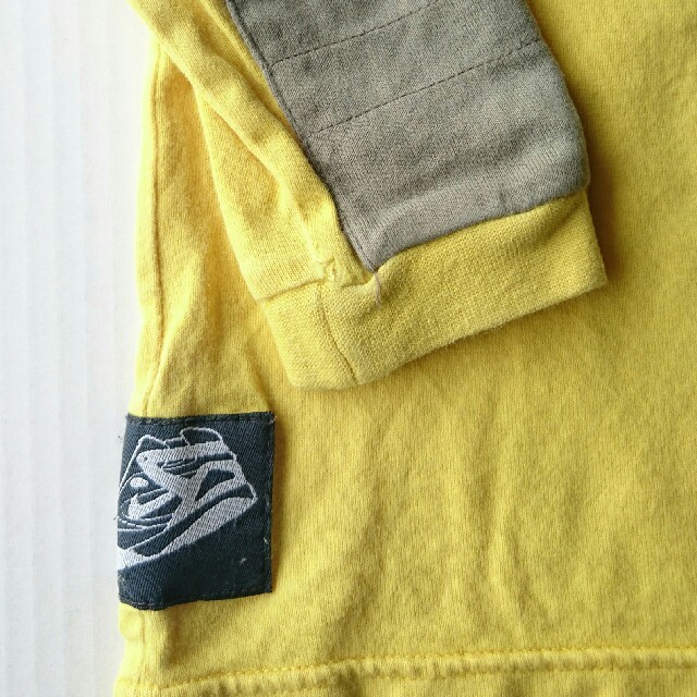 NIKE(ナイキ)のキッズ長袖Tシャツ黄色(90) キッズ/ベビー/マタニティのキッズ服男の子用(90cm~)(Tシャツ/カットソー)の商品写真