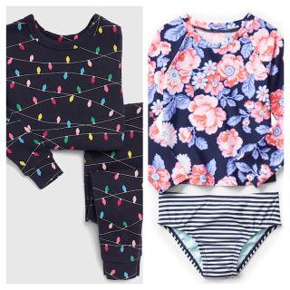 ベビーギャップ(babyGAP)の105cmラッシュガードタイプ花柄 & 110cm長袖パジャマ ネイビーライト柄(水着)