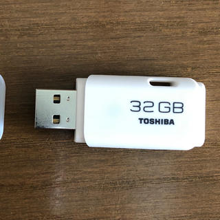 トウシバ(東芝)の東芝 USB32GBメモリー(PC周辺機器)