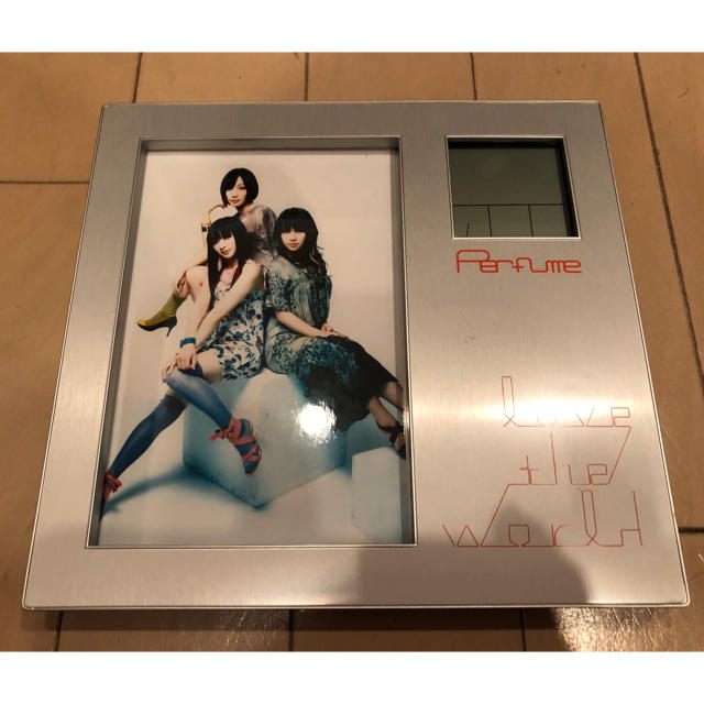 【新品・未使用】Perfume 2ウェイフォトフレームクロック エンタメ/ホビーのタレントグッズ(ミュージシャン)の商品写真