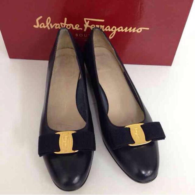 Ferragamo(フェラガモ)の正規品  フェラガモ  パンプス レディースの靴/シューズ(ハイヒール/パンプス)の商品写真