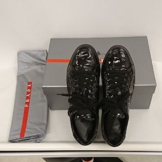 PRADA - PRADA (プラダ)エナメルスニーカー 黒 36(3E)の通販 by ...