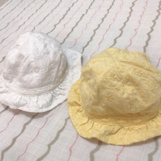 ネクスト(NEXT)のNEXT ベビー帽子 6-12m ホワイト イエローセット(帽子)