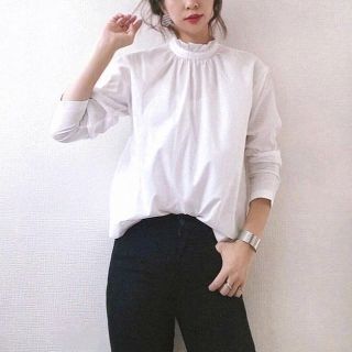 ユニクロ(UNIQLO)のユニクロ フリルネックブラウス(シャツ/ブラウス(長袖/七分))