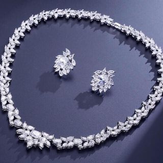 スワロフスキー(SWAROVSKI)のスワロフスキー ピアス 結婚式♡(ピアス)