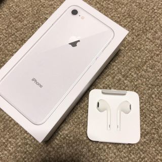 アイフォーン(iPhone)のiPhone8 イヤホン 未使用(ヘッドフォン/イヤフォン)