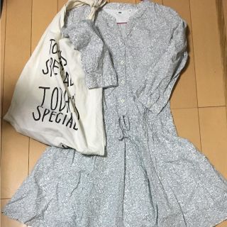 ユニクロ(UNIQLO)のワンピース  花柄(ひざ丈ワンピース)