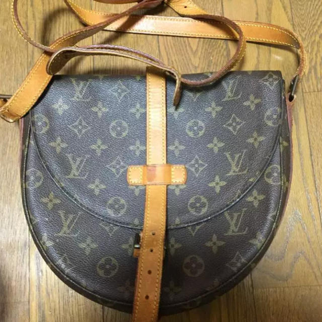 LOUIS VUITTON ショルダーバッグ