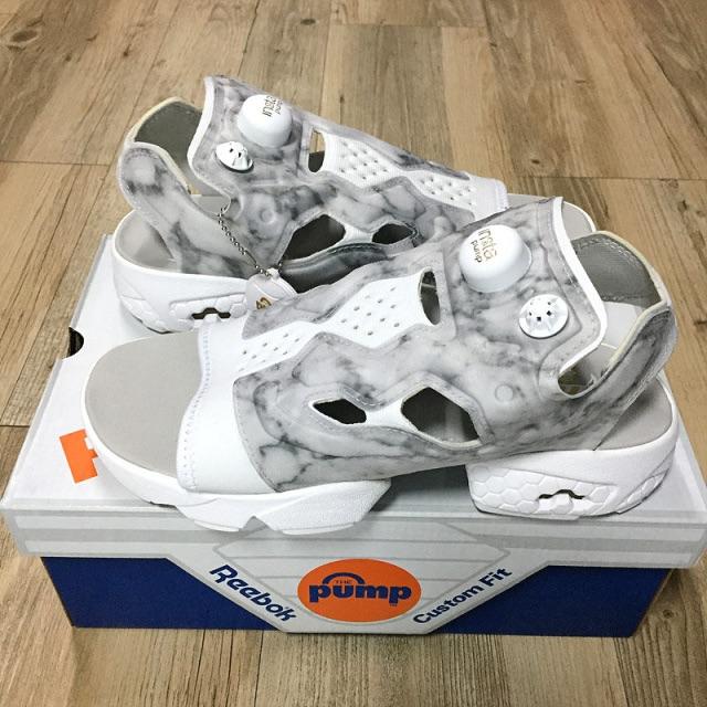 Reebok(リーボック)の新品 23cm リーボック インスタ ポンプ フューリー サンダル 白 レディースの靴/シューズ(スニーカー)の商品写真