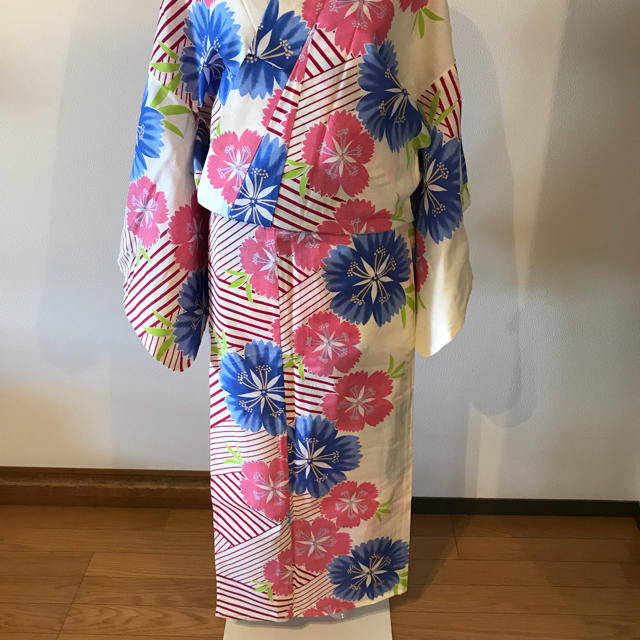 浴衣　新品　縞　幾何学　撫子模様 レディースの水着/浴衣(浴衣)の商品写真