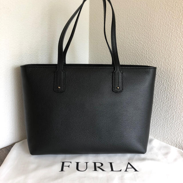 新品 フルラ  日本未入荷 Julia レザー ショルダーバッグ A4 大容量