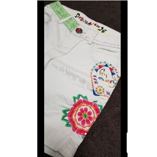 DESIGUAL(デシグアル)のデシグアル　ショートパンツ レディースのパンツ(ショートパンツ)の商品写真