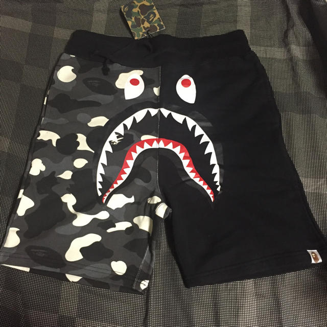 新品 エイプ shark シャーク ハーフパンツ M