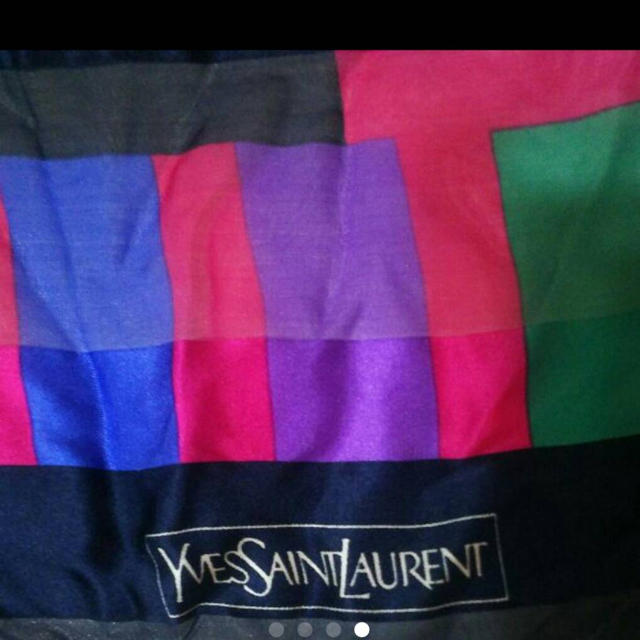 Yves Saint Laurent Beaute(イヴサンローランボーテ)のイヴ・サンローラン レディースのファッション小物(バンダナ/スカーフ)の商品写真