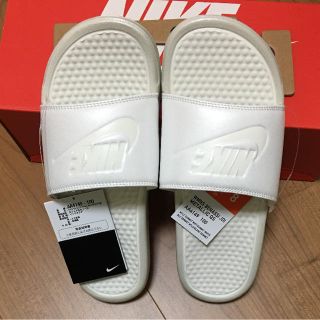 ナイキ(NIKE)の☆新品☆NIKE WMNS BENASSI JDI メタリック QS 25cm(サンダル)