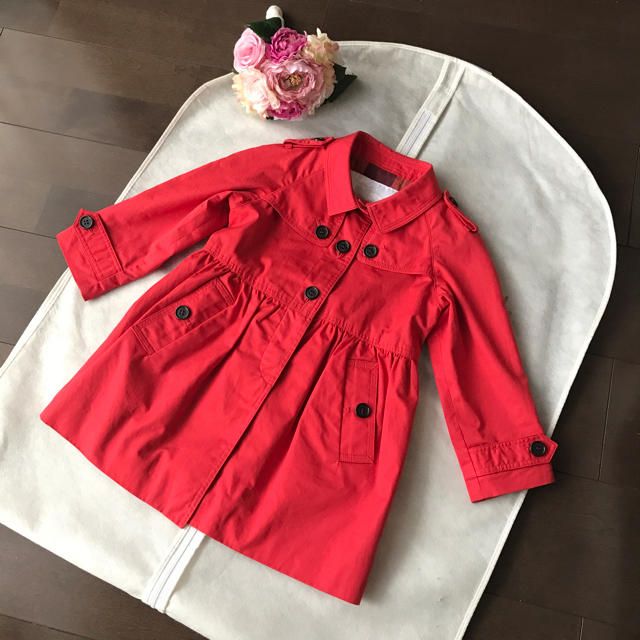 BURBERRY(バーバリー)のバーバリー トレンチコート 90 赤 Burberry キッズ/ベビー/マタニティのキッズ服女の子用(90cm~)(コート)の商品写真