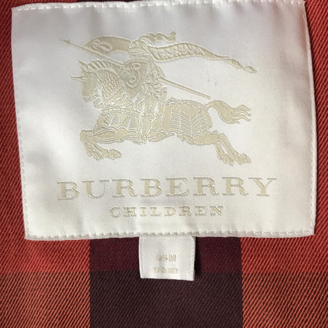 BURBERRY(バーバリー)のバーバリー トレンチコート 90 赤 Burberry キッズ/ベビー/マタニティのキッズ服女の子用(90cm~)(コート)の商品写真