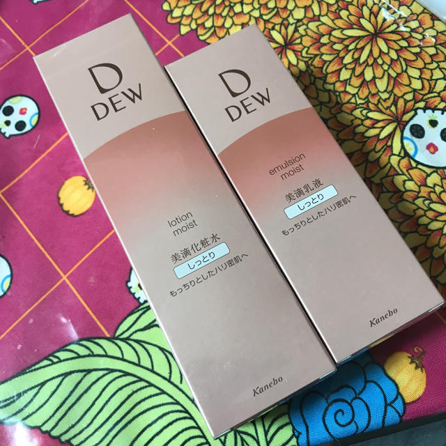 DEW(デュウ)のDEW 化粧水 乳液 セット コスメ/美容のスキンケア/基礎化粧品(化粧水/ローション)の商品写真
