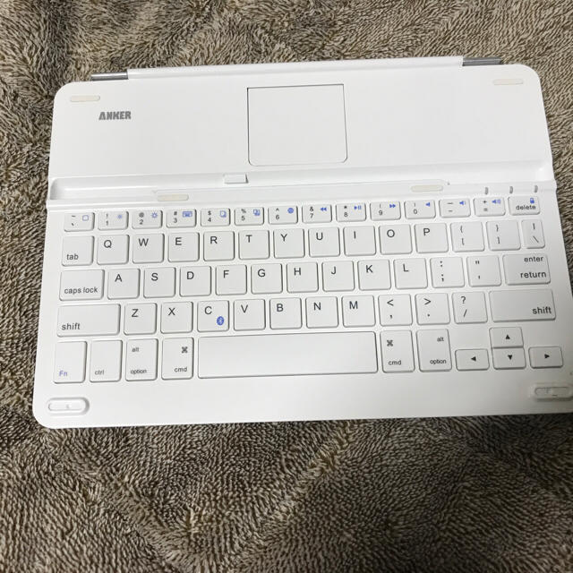 Apple(アップル)のIPad Air  wifi cellularモデル キーボード付 スマホ/家電/カメラのPC/タブレット(タブレット)の商品写真