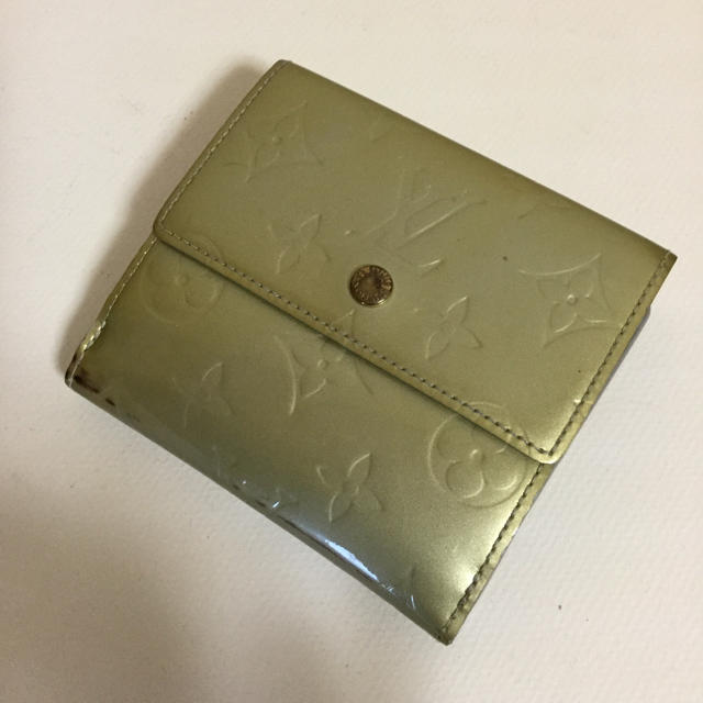 LOUIS VUITTON(ルイヴィトン)のルイヴィトン ヴェルニ エナメルの折財布 正規品 特価 レディースのファッション小物(財布)の商品写真