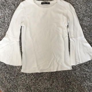 ベルシュカ(Bershka)のフリル袖五分袖シャツ(Tシャツ(長袖/七分))