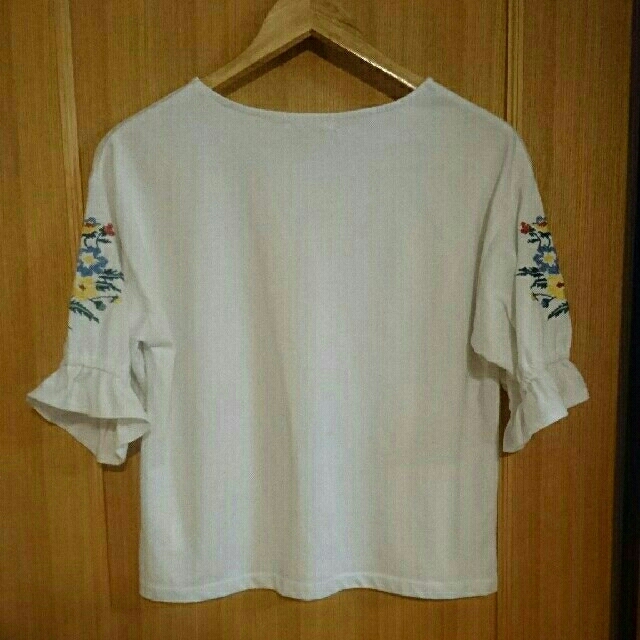 ehka sopo(エヘカソポ)の刺繍Tシャツ レディースのトップス(Tシャツ(半袖/袖なし))の商品写真