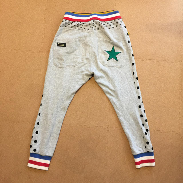 FRAPBOIS - FRAPBOIS×CONVERSEコラボパンツ グレーの通販 by ほのたん ...