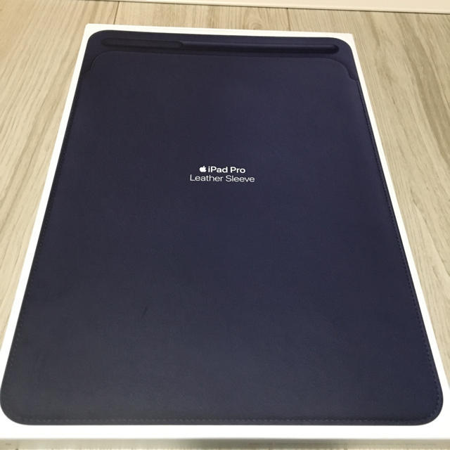 Apple(アップル)のiPad pro 10.5用 純正 leather sleeve ケース スマホ/家電/カメラのスマホアクセサリー(iPadケース)の商品写真
